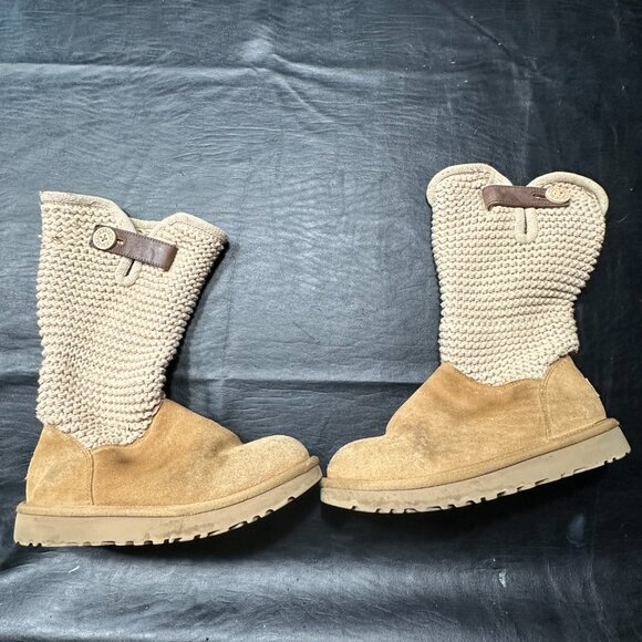 Women's UGG Boots - Picture 3 of 5